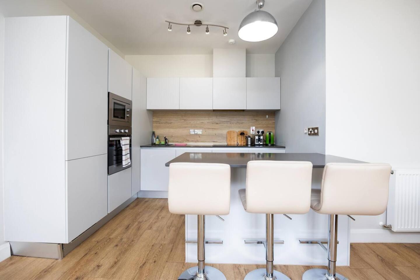 Deluxe Seaview Apartment Дън Лийри Екстериор снимка